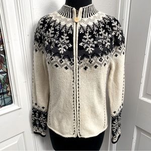 Gorgeous Vintage Hand Knit Icelandic Snowflake Design Sweater